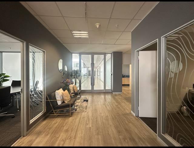 382M² OFFICE TO LET IN SANDTON CENTRAL